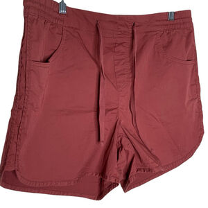 Eddie Bauer shorts with drawstring. Front pockets. Size 16